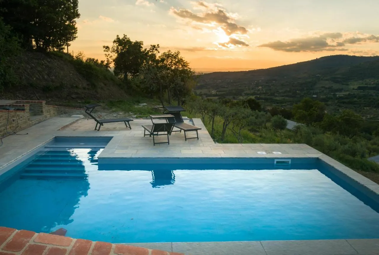 Fringuello - Mandorlo Villa Cortona 0*,