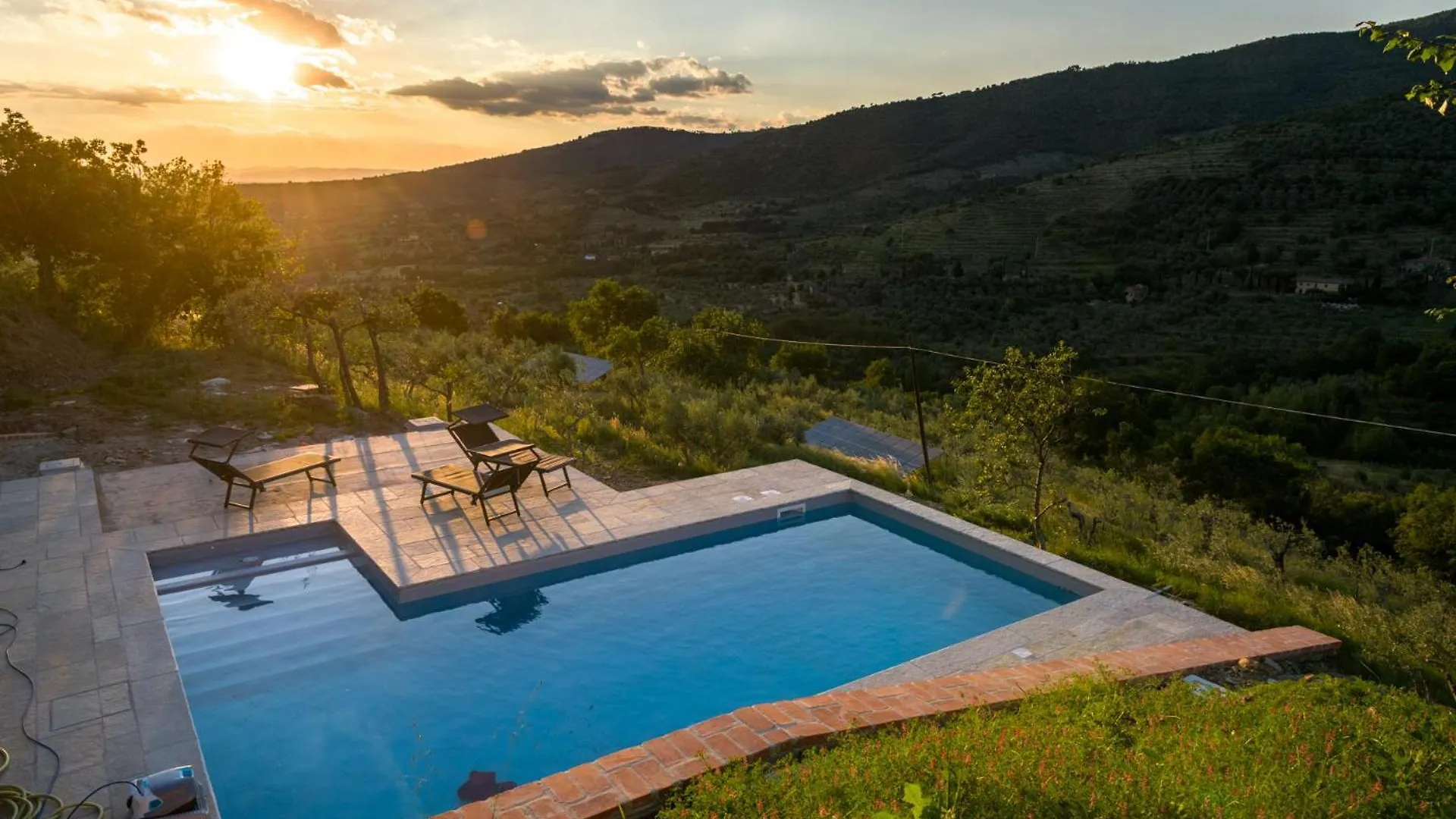 Fringuello - Mandorlo Villa Cortona 0*,  Italy
